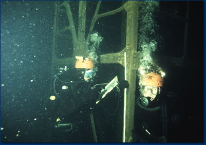 Dokumentation der Pruefstaende unter Wasser